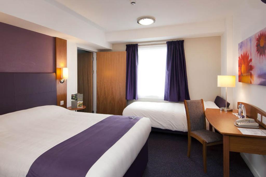Premier Inn Cardiff Roath Quarto foto